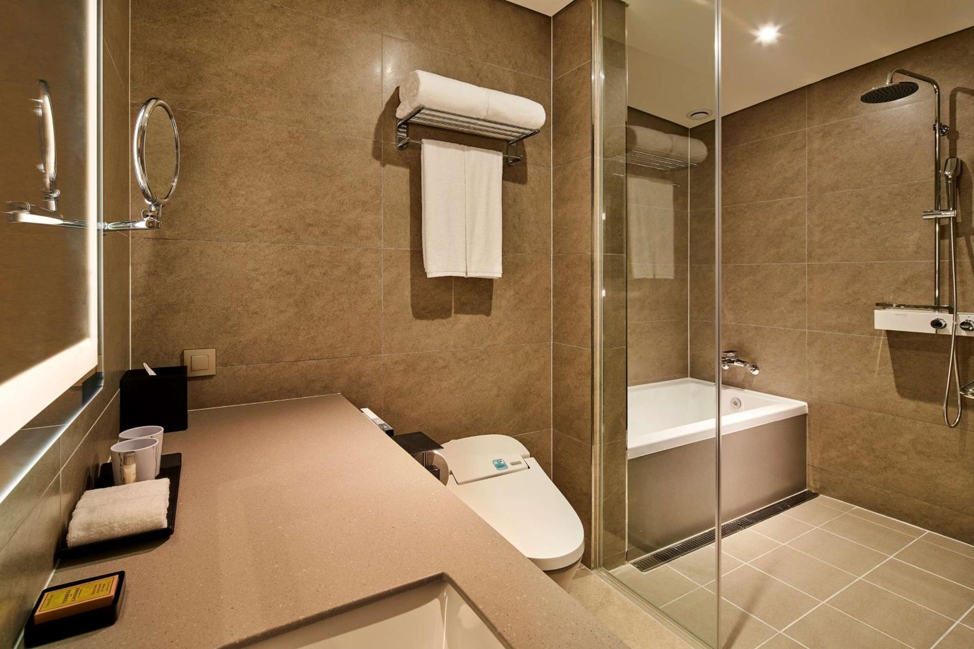Hilton Garden Inn Seoul Gangnam Esterno foto
